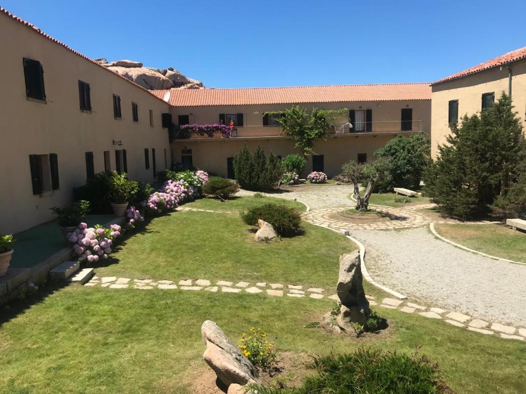 Residence Cala Francese - Case Sul Mare La Maddalena  Extérieur photo