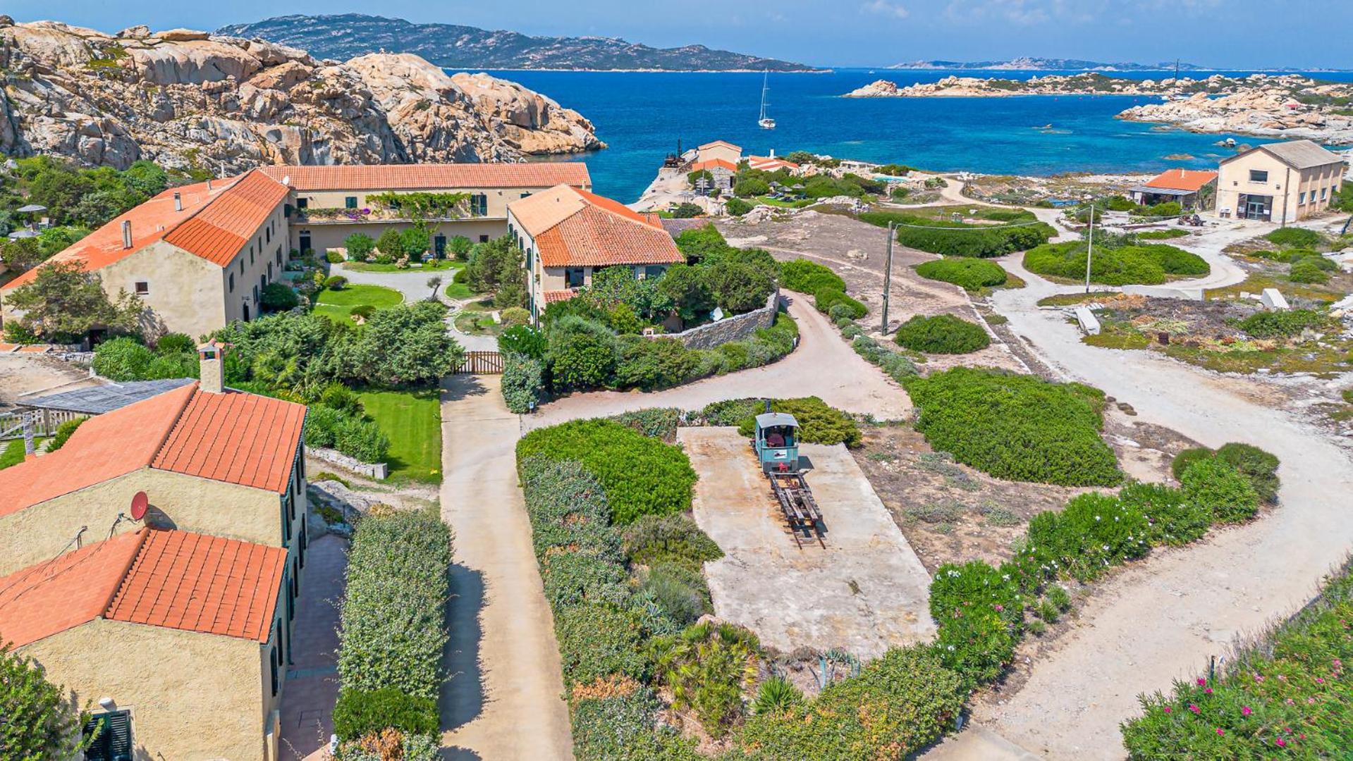 Residence Cala Francese - Case Sul Mare La Maddalena  Extérieur photo